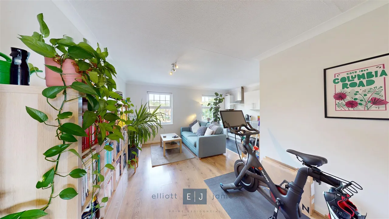 High Road, Loughton, IG10, photo 2