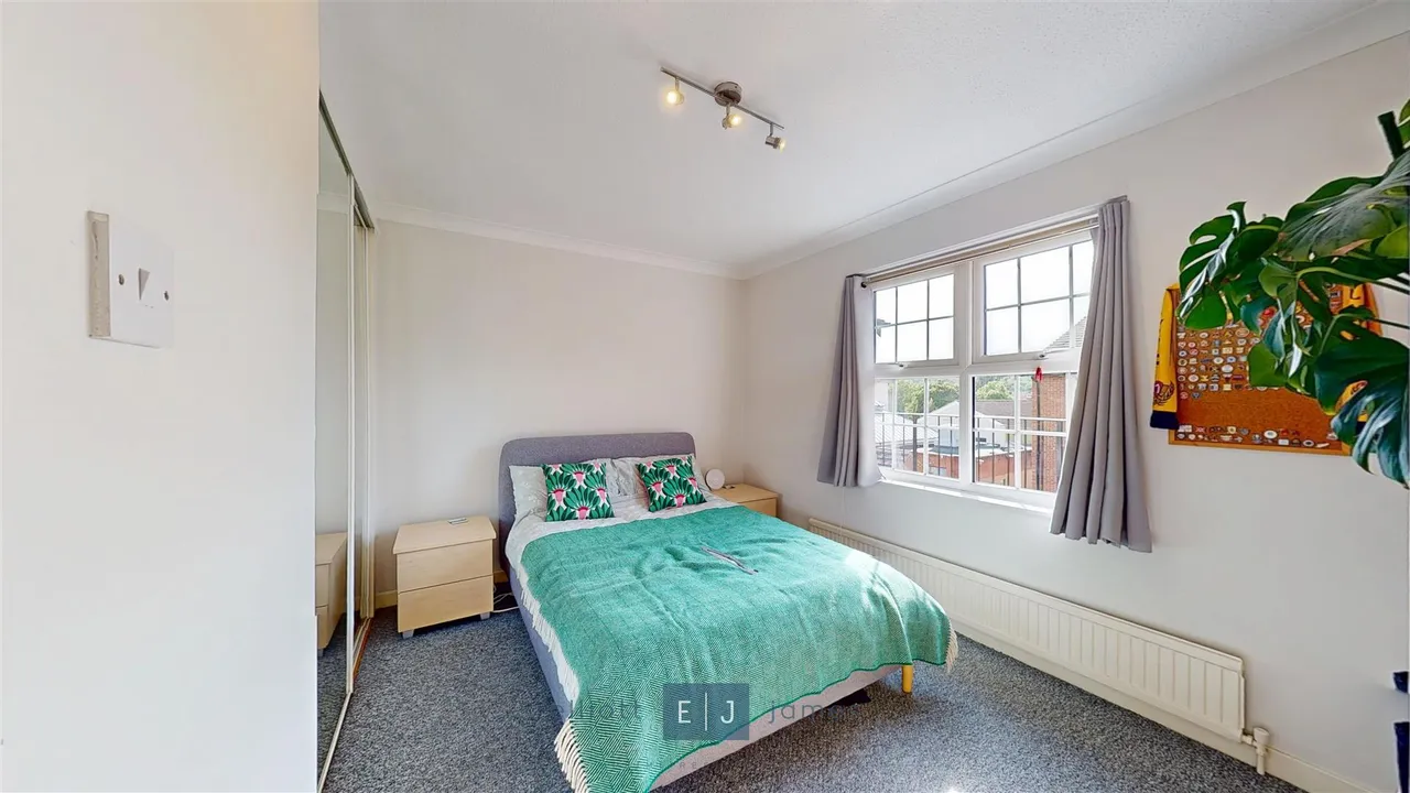 High Road, Loughton, IG10, photo 5