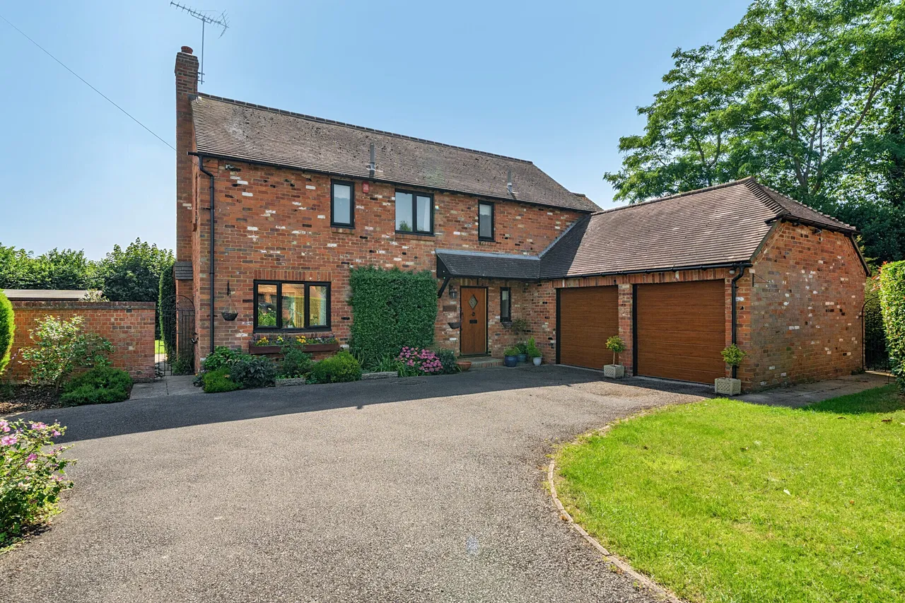 4 bed house for sale — Willow Park, Stoke Poges, SL2