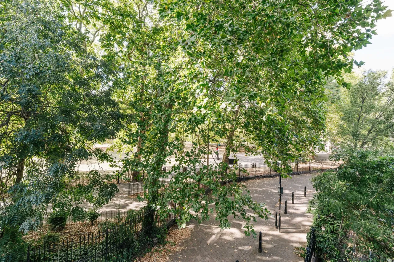 Roman Road, Bethnal Green, E2, photo 9