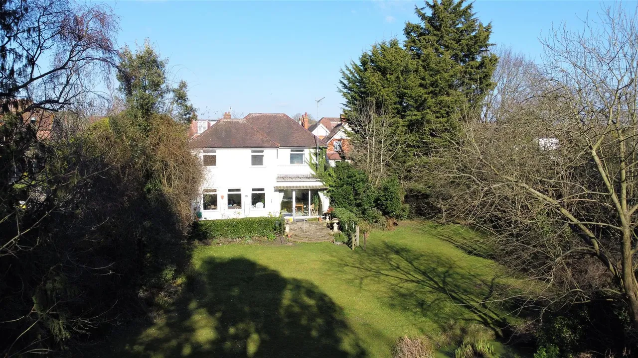Algers Road, Loughton, photo 3