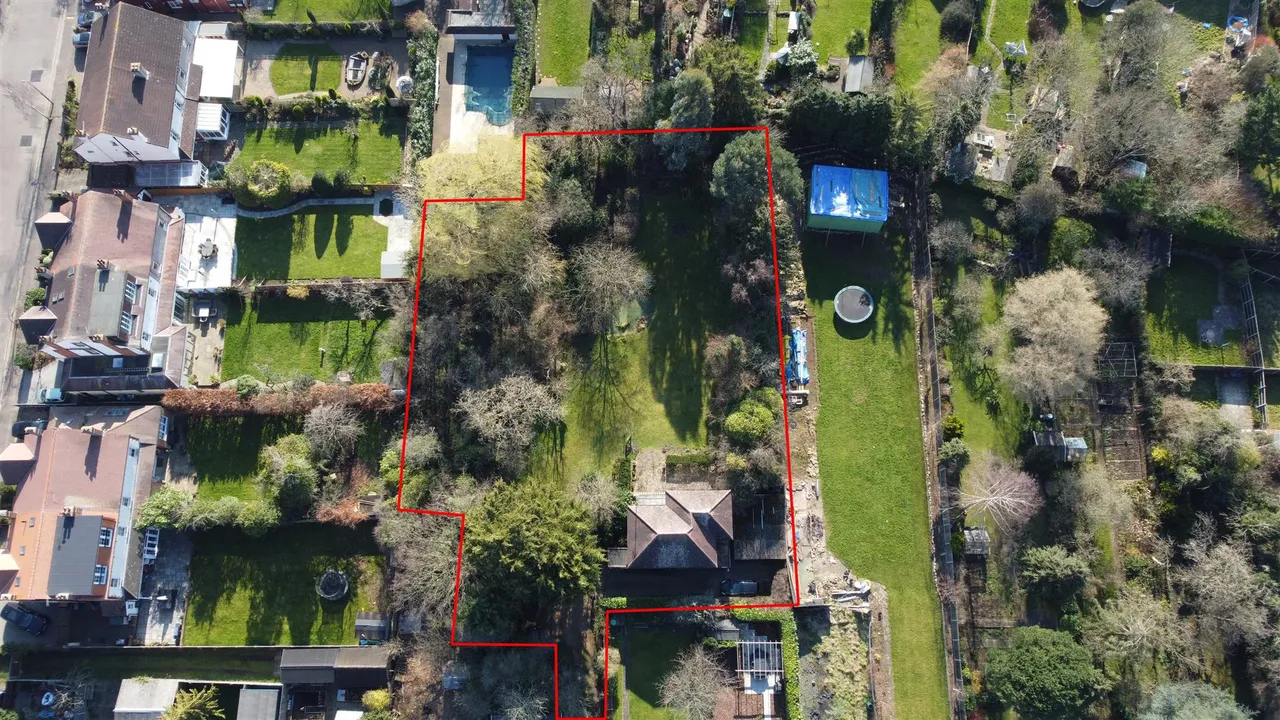 Algers Road, Loughton, photo 6