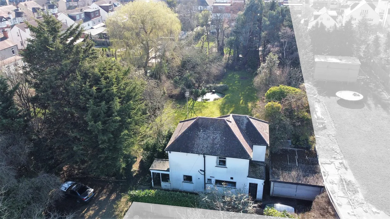 Algers Road, Loughton, photo 8