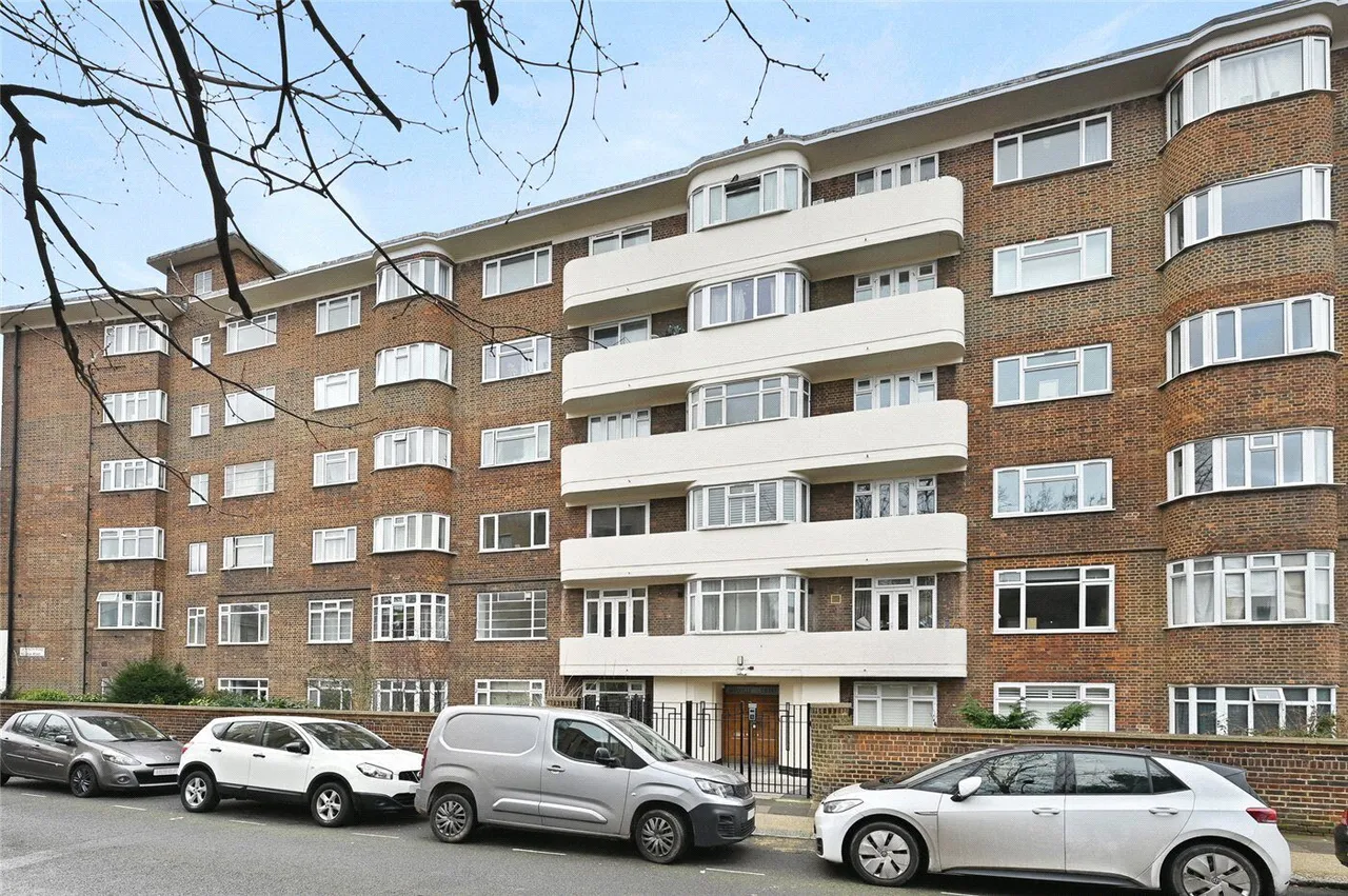 Goldhawk Road, London, W12, photo 2