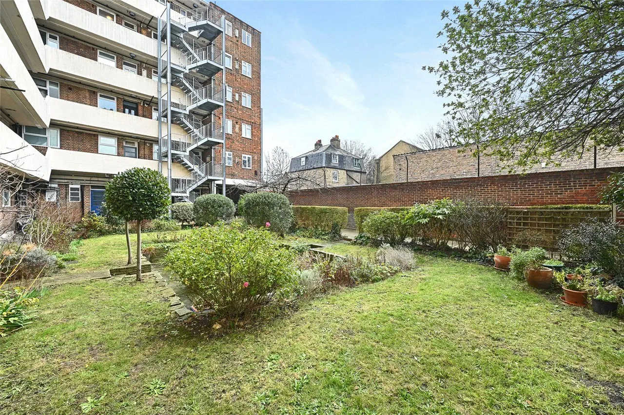 Goldhawk Road, London, W12, photo 9