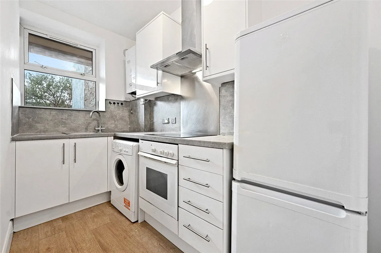 Goldhawk Road, London, W12, photo 4