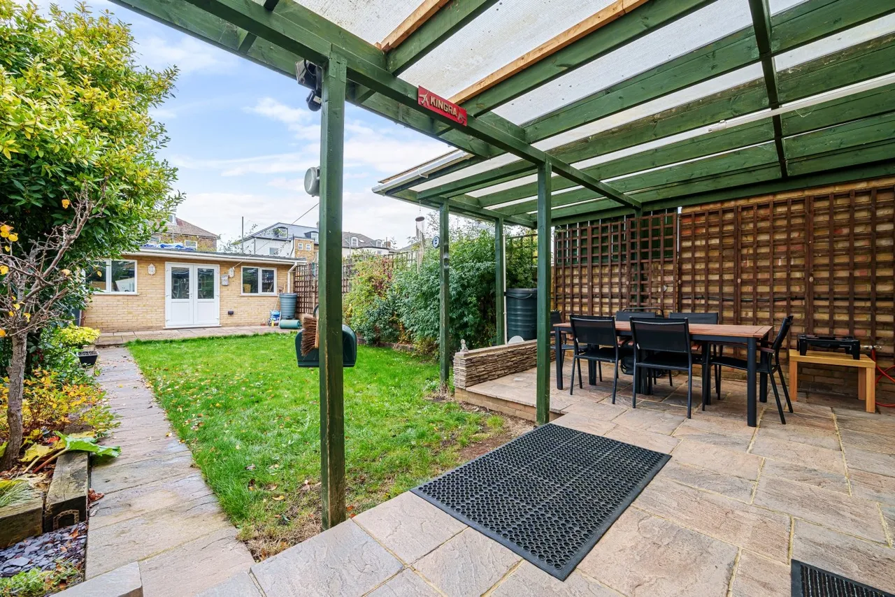 St. James's Road, DA11, photo 15