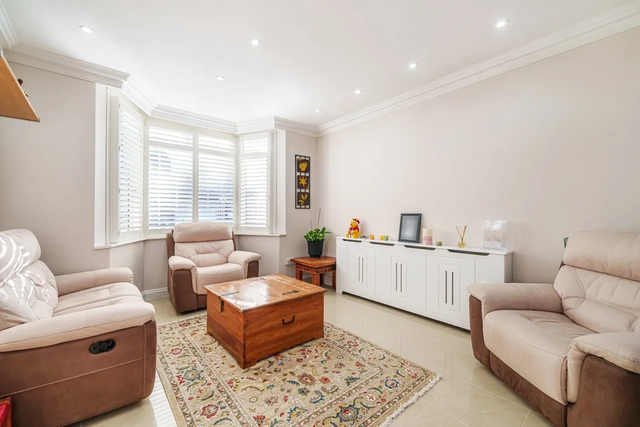 St. James's Road, DA11, photo 11