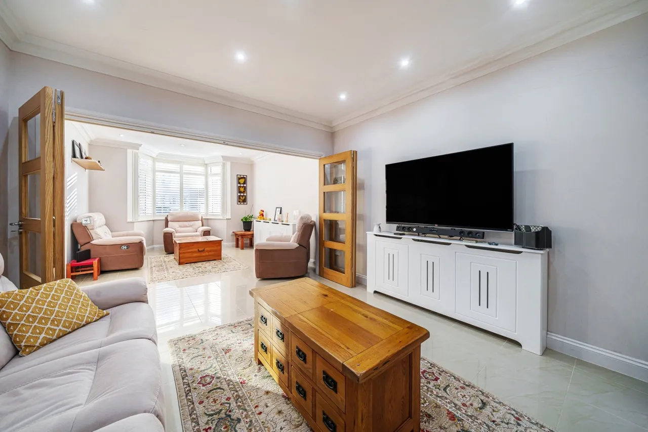 St. James's Road, DA11, photo 6