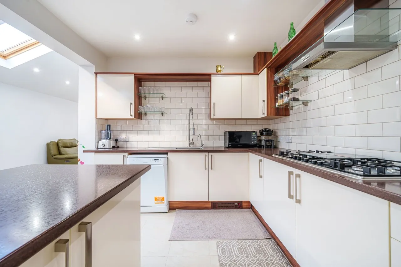 St. James's Road, DA11, photo 9