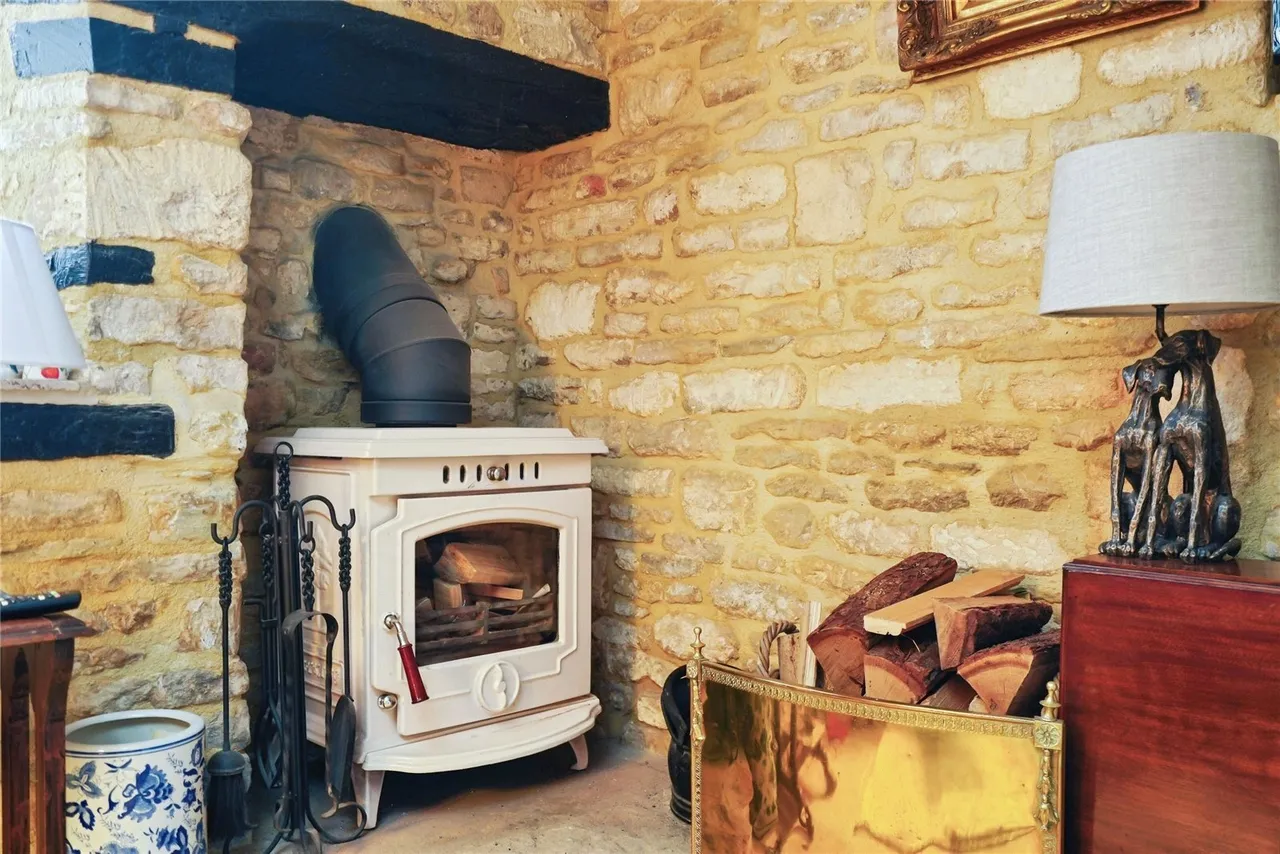 High Street, Burford, OX18, photo 6