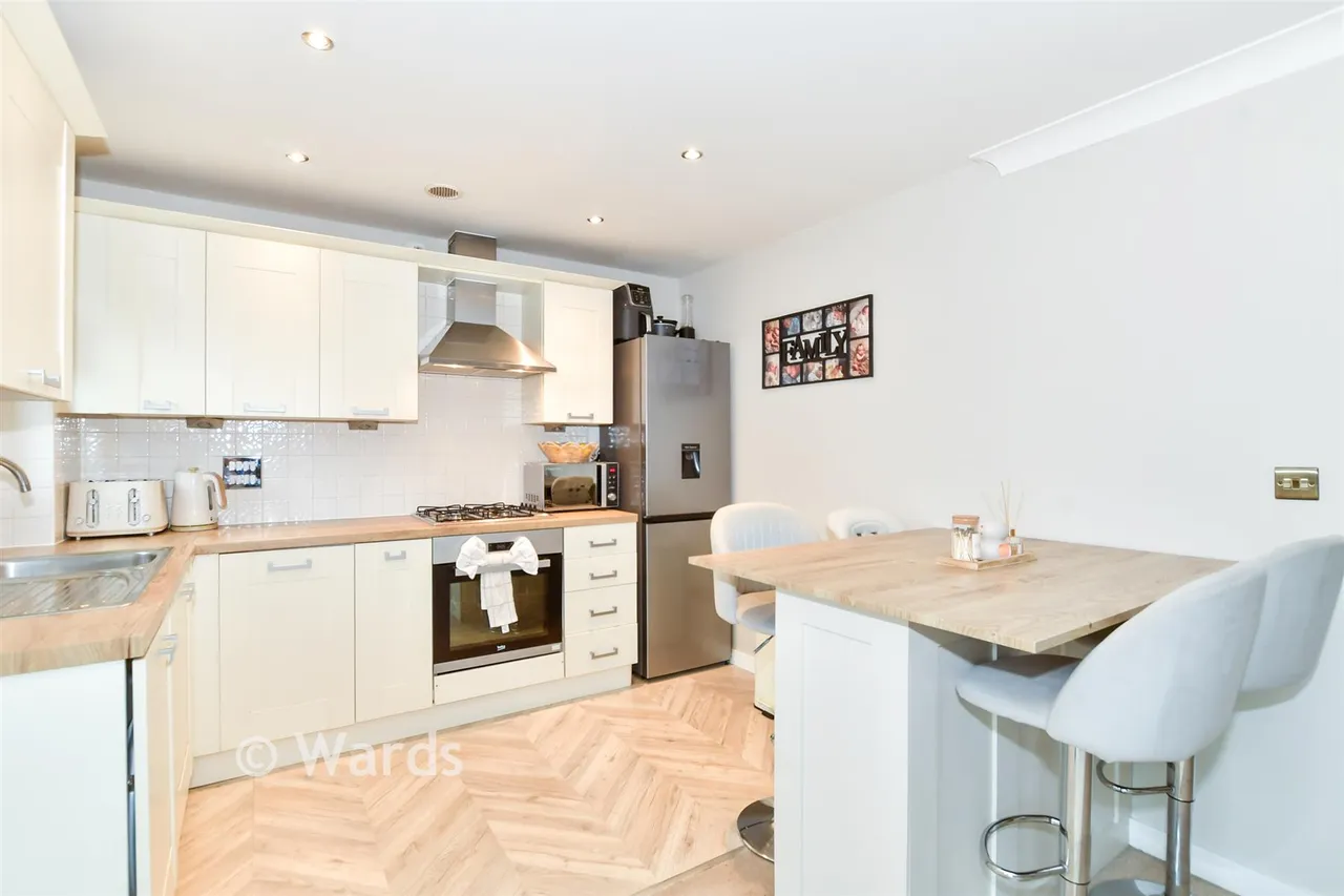 Ingram Close, Larkfield, ME20, photo 3