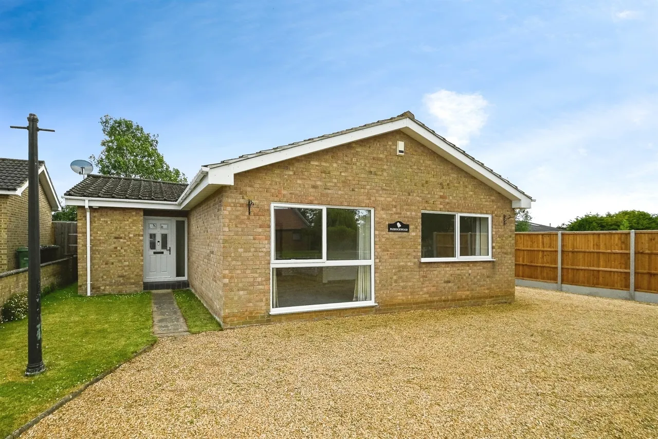 3 bed house for sale, Birch Grove, West Winch, PE33