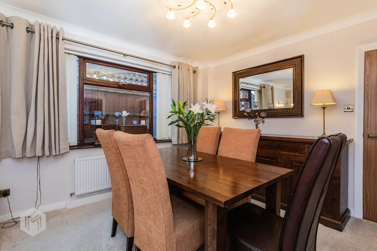 Laburnum Park, Bolton, BL2 3BX, photo 2