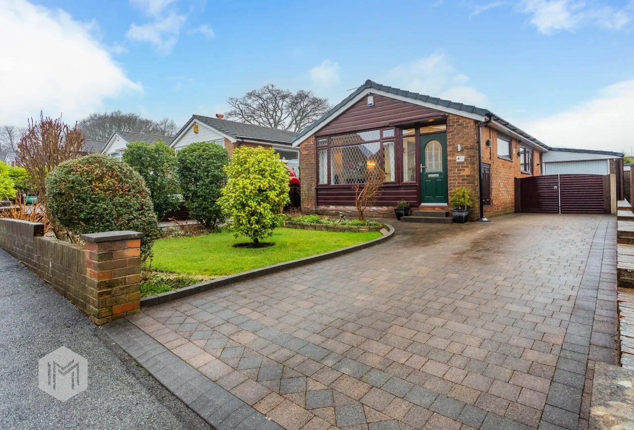 3 bed house for sale — Laburnum Park, Bolton, BL2 3BX