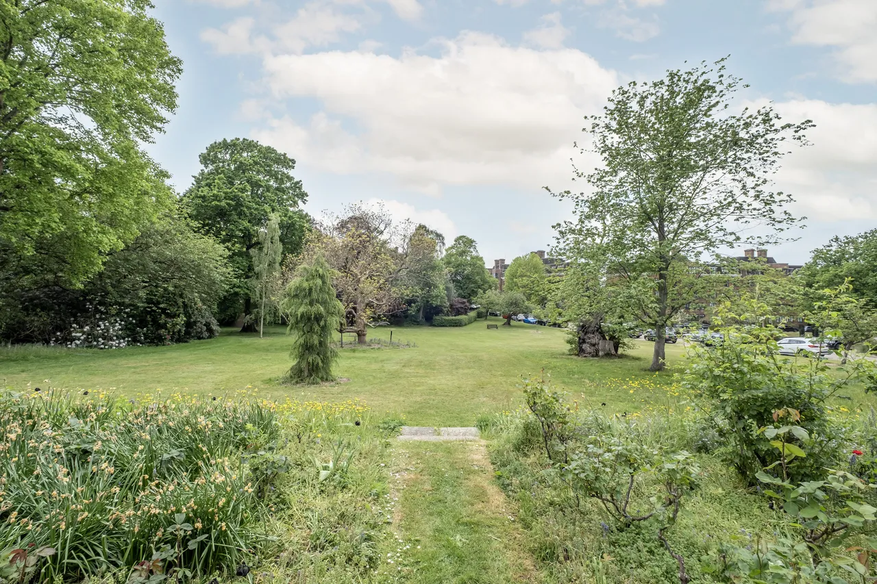 Manor Fields, London, SW15, photo 11