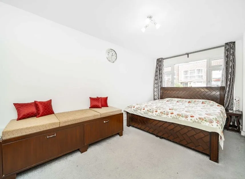 Lanark Close, Ealing, W5, photo 5