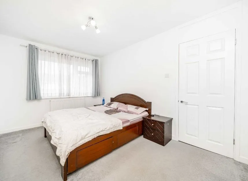 Lanark Close, Ealing, W5, photo 4