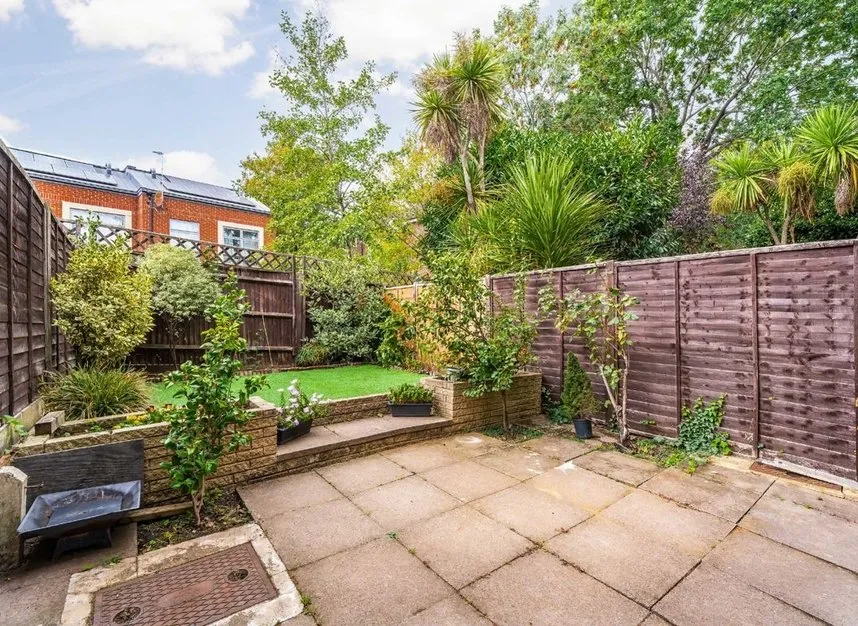 Lanark Close, Ealing, W5, photo 6
