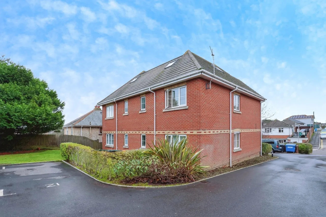 Albert Road, Poole, BH12, photo 13