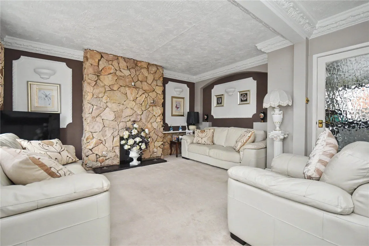 3 bed house for sale, Goodwood Avenue, Kippax, LS25