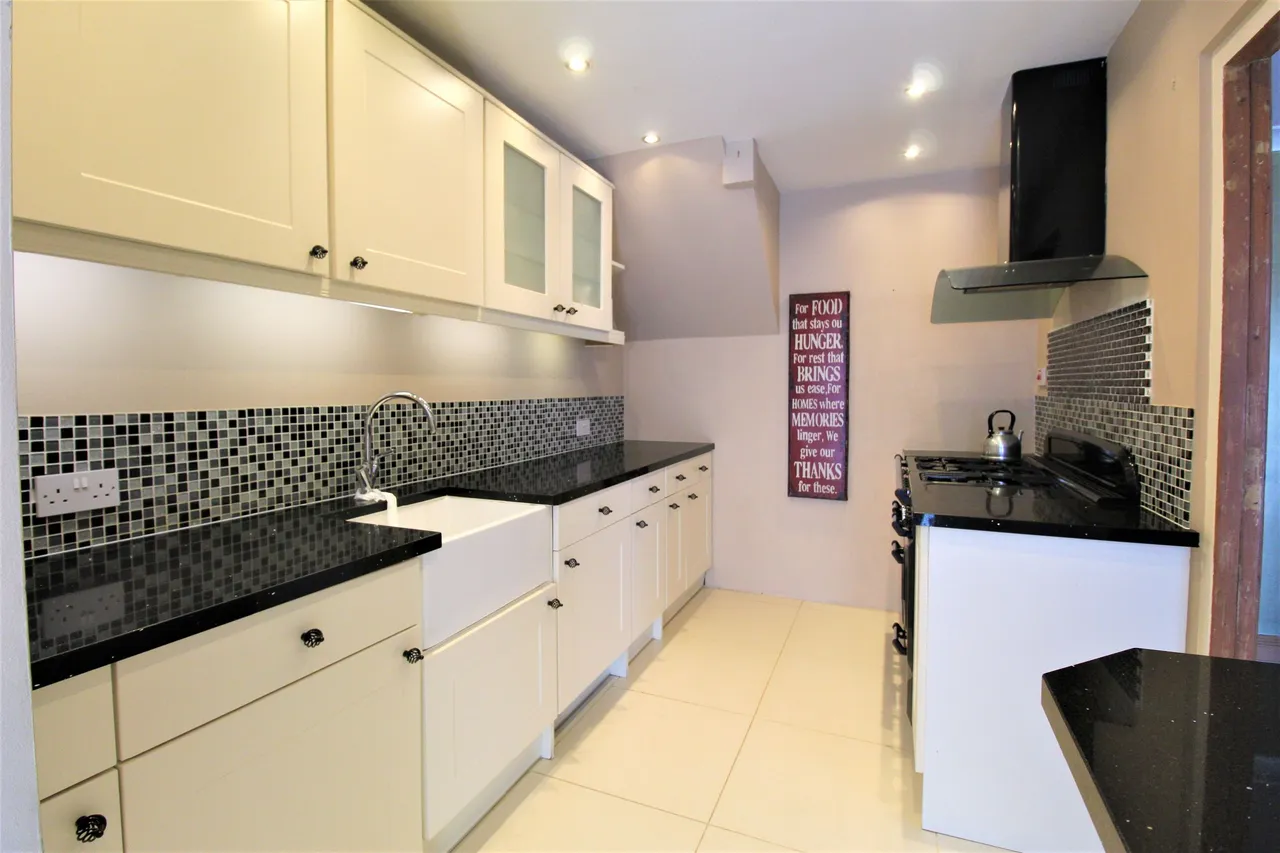 Tasker Road, Grays, Essex, RM16 4QS, photo 4