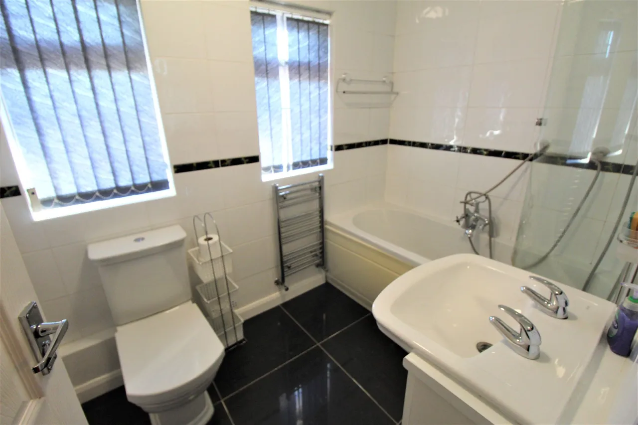 Tasker Road, Grays, Essex, RM16 4QS, photo 7