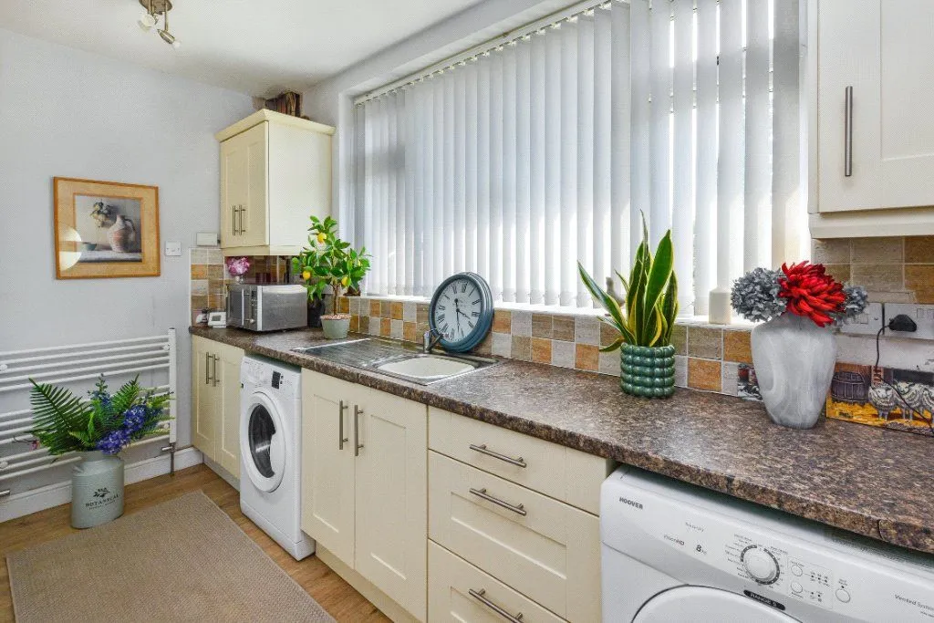 Pinders Grove, Wakefield, WF1, photo 11