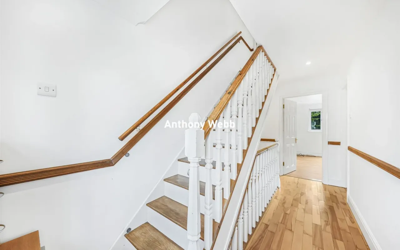 Meadowcroft Road, Palmers Green, N13, photo 13
