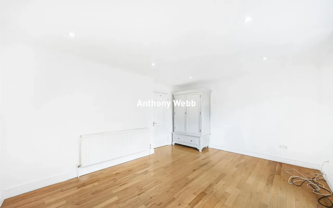 Meadowcroft Road, Palmers Green, N13, photo 17