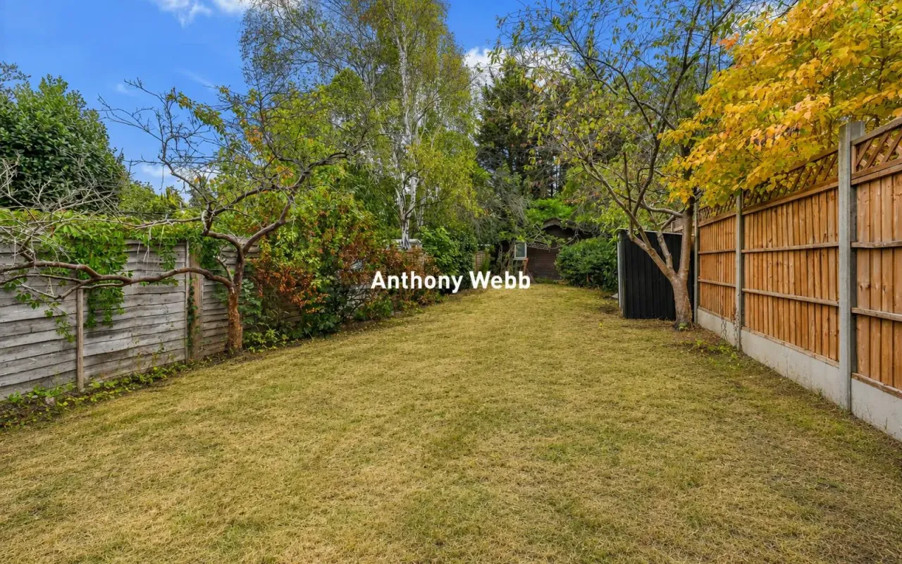 Meadowcroft Road, Palmers Green, N13, photo 24