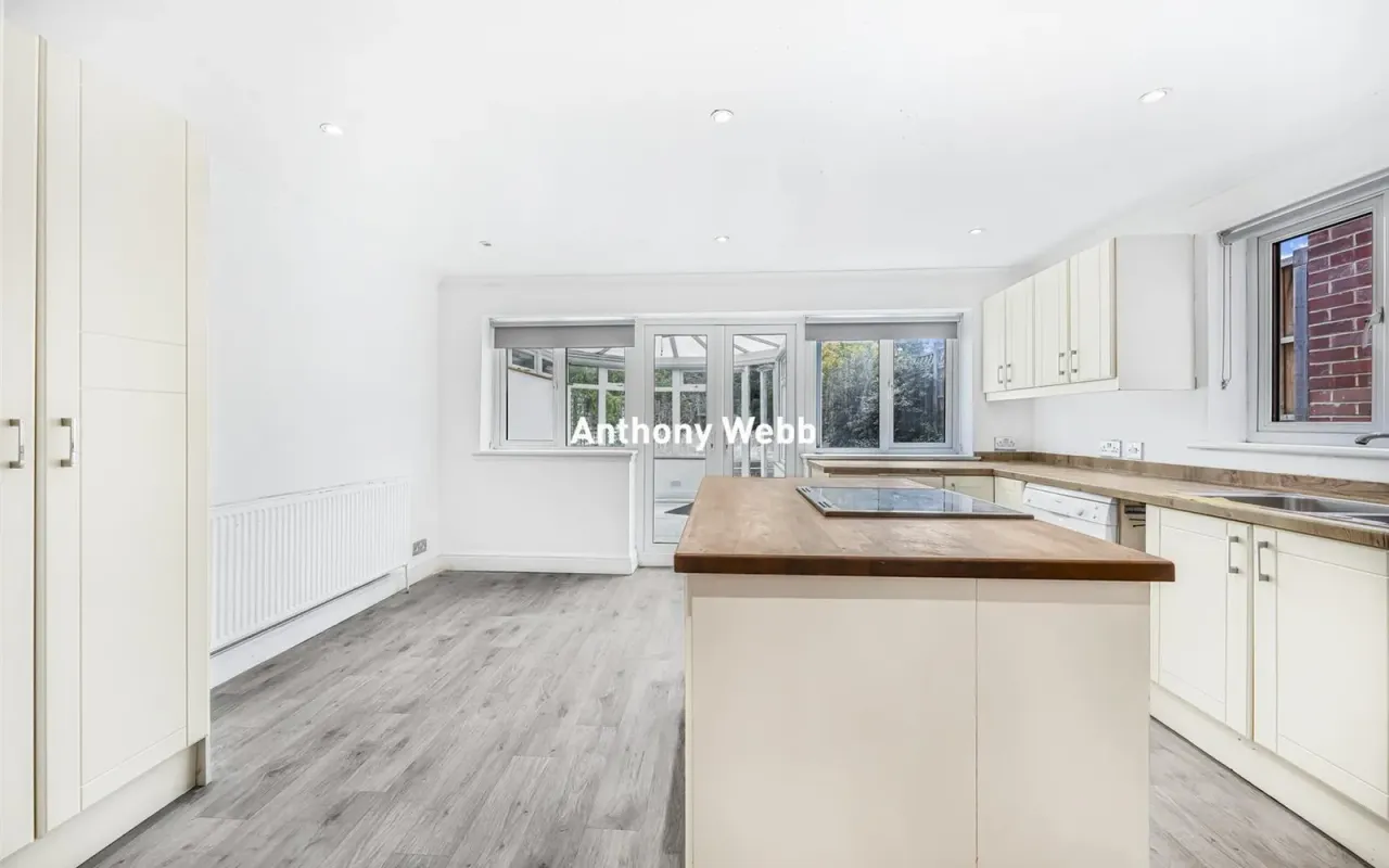 Meadowcroft Road, Palmers Green, N13, photo 10