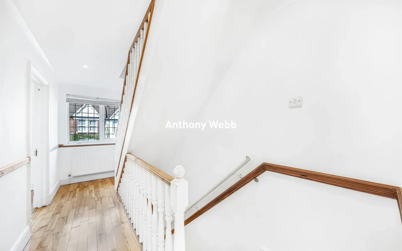 Meadowcroft Road, Palmers Green, N13, photo 19
