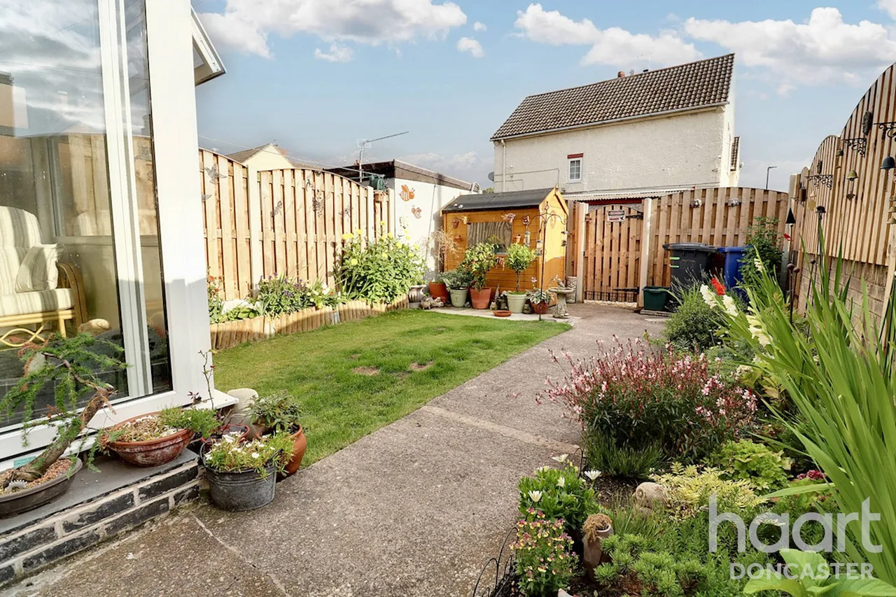 Kings Terrace, Askern, DN6, photo 4
