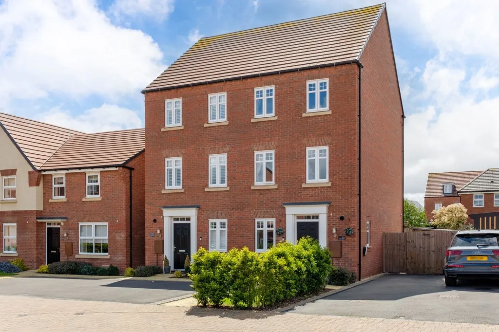 3 bed house for sale, Evans Road, East Leake, LE12