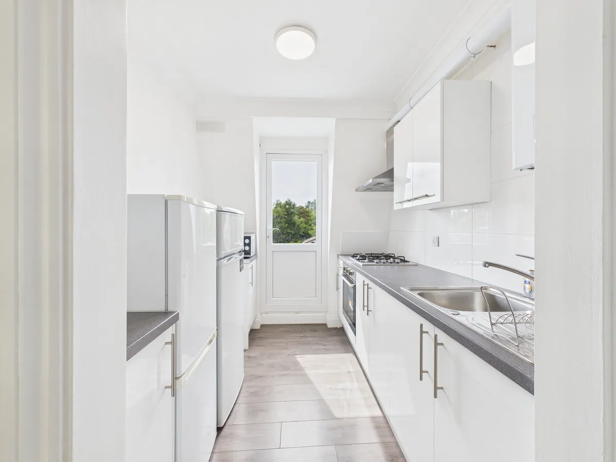 London, NW6, photo 9