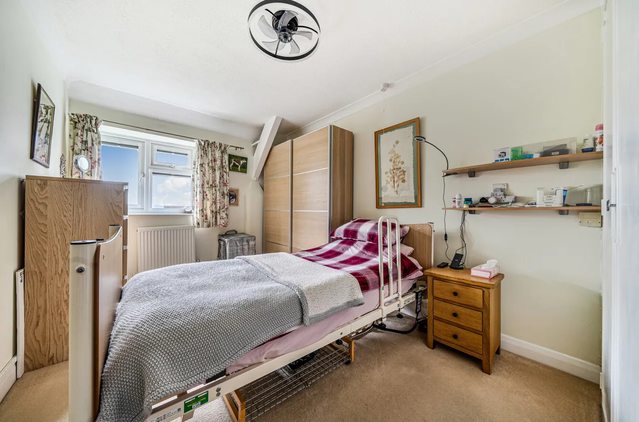 Gorringe Avenue, Southdowns, DA4, photo 5