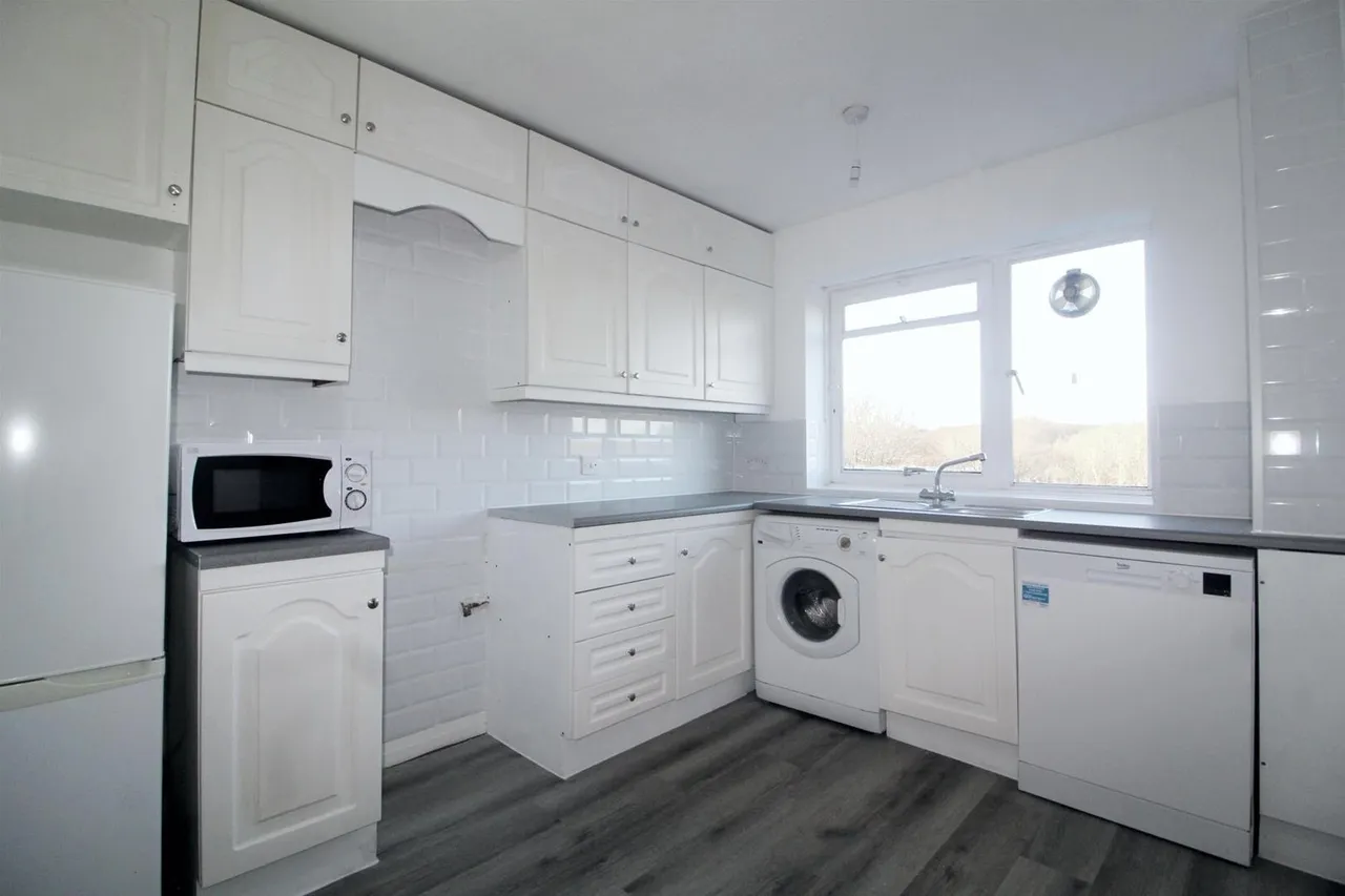 30 Crescent West, Barnet EN4 0EJ, photo 2