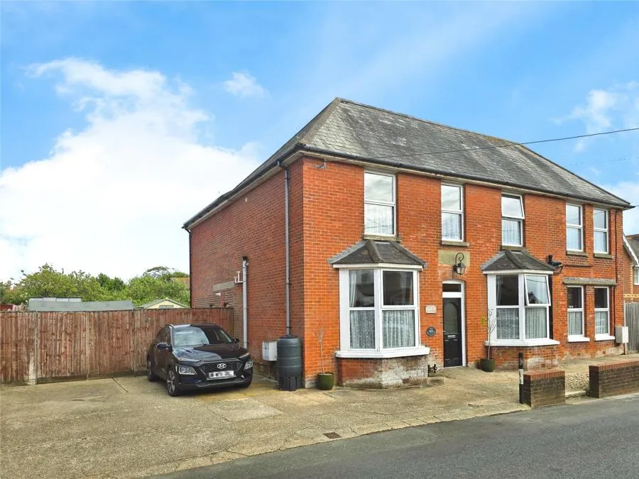 4 bed house for sale, Princes Road, Freshwater, PO40