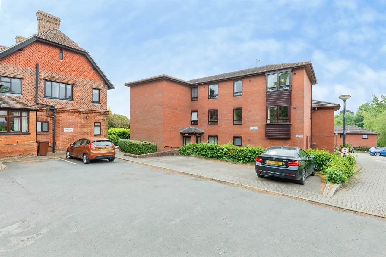 Hightown Road, Banbury, OX16, photo 2