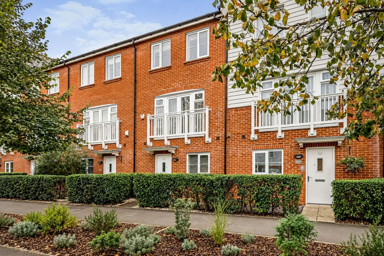 4 bed house for sale, Chequers Avenue, High Wycombe, HP11