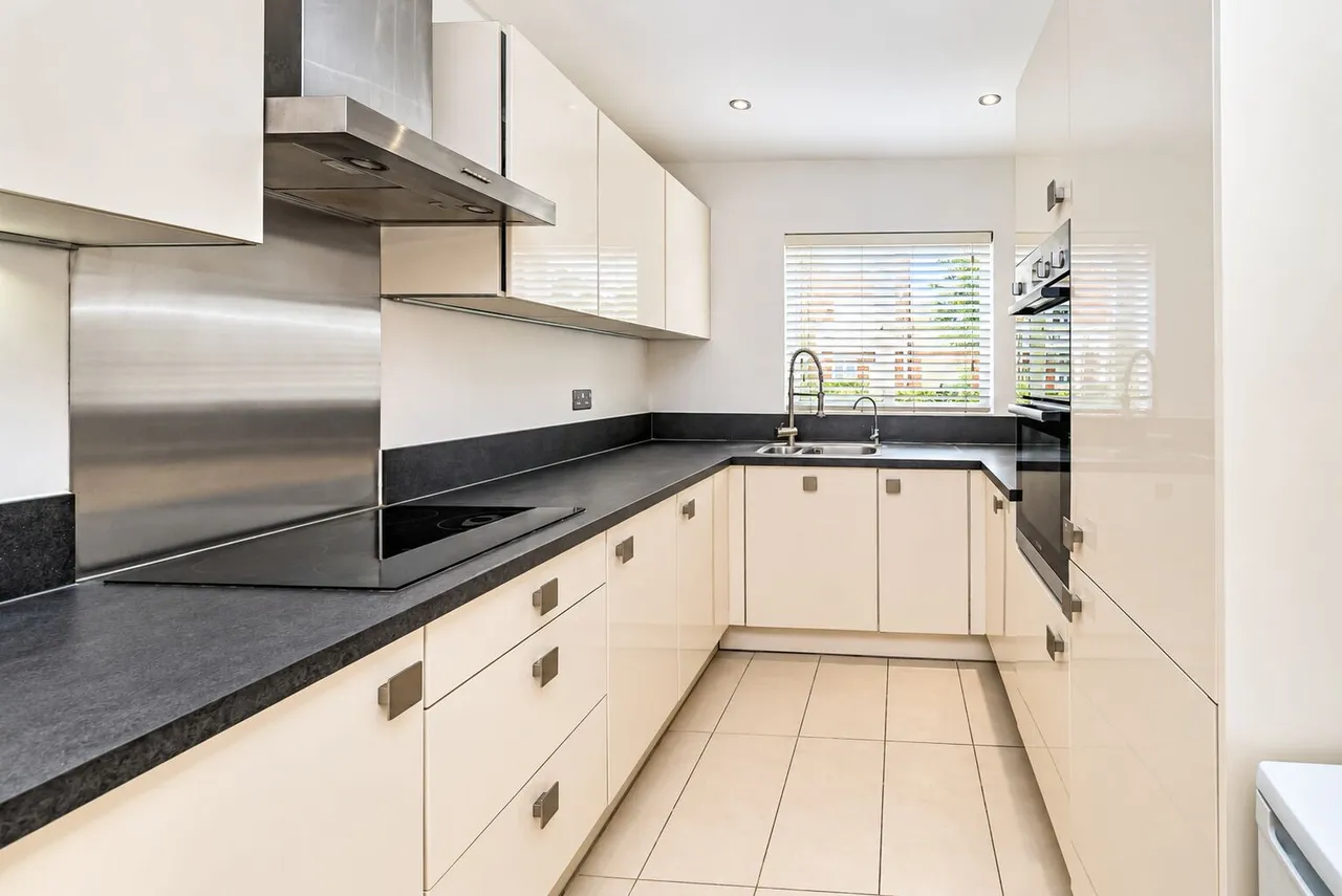 Chequers Avenue, High Wycombe, HP11, photo 4