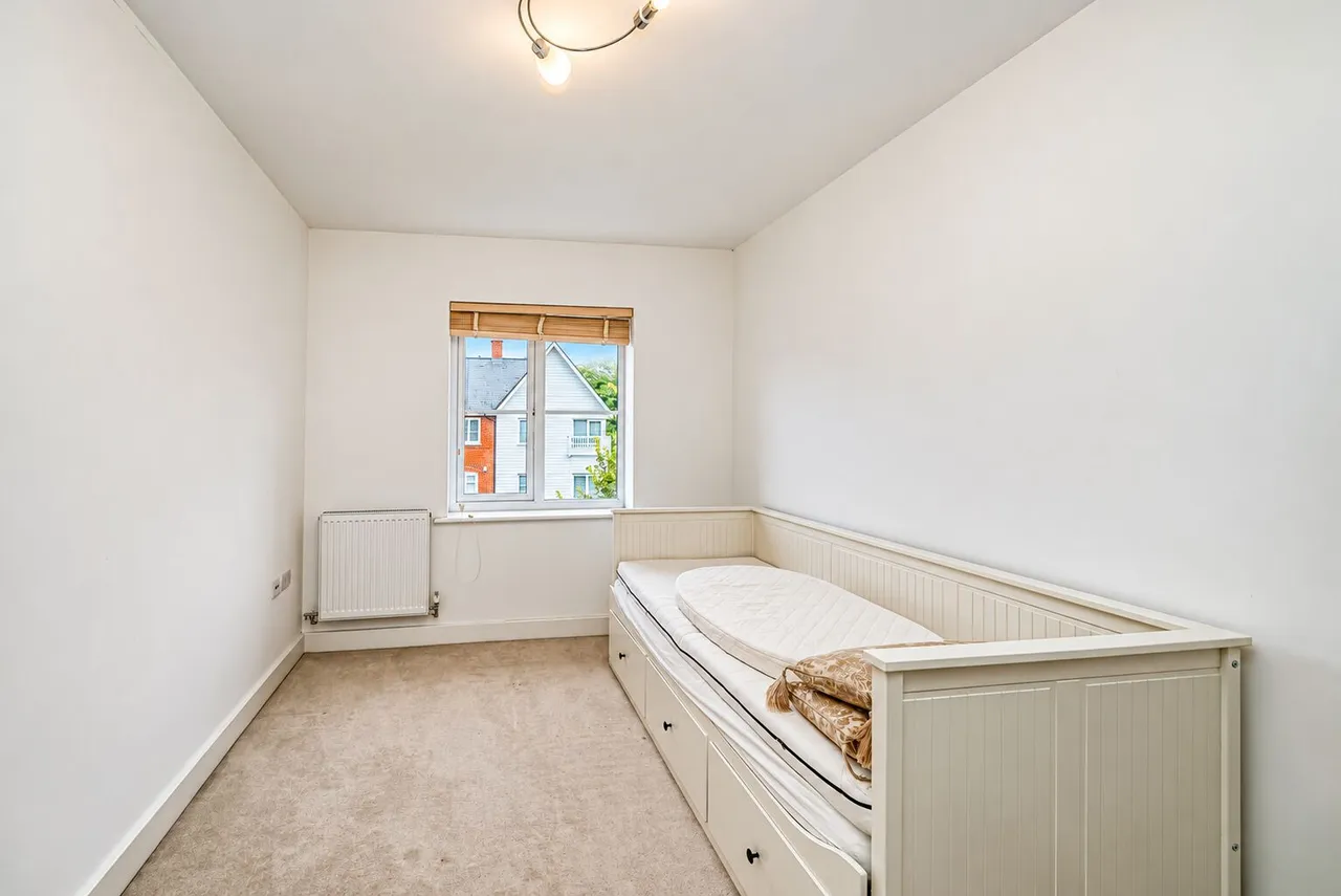 Chequers Avenue, High Wycombe, HP11, photo 11