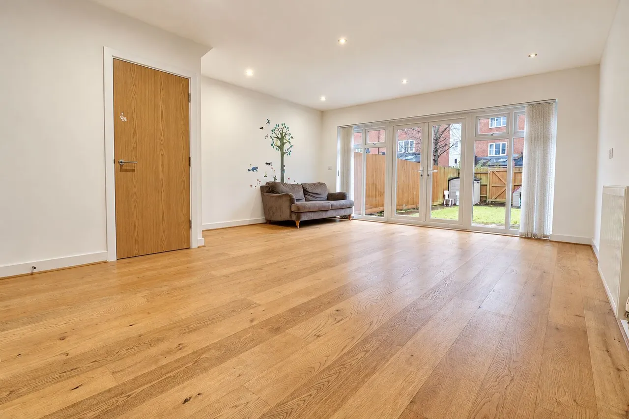 Chequers Avenue, High Wycombe, HP11, photo 13
