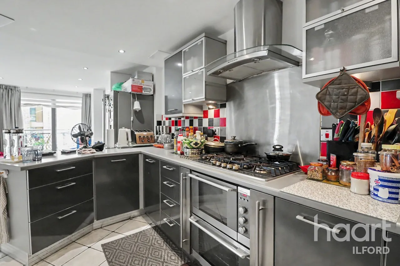 Perth Road, Ilford, IG2, photo 8