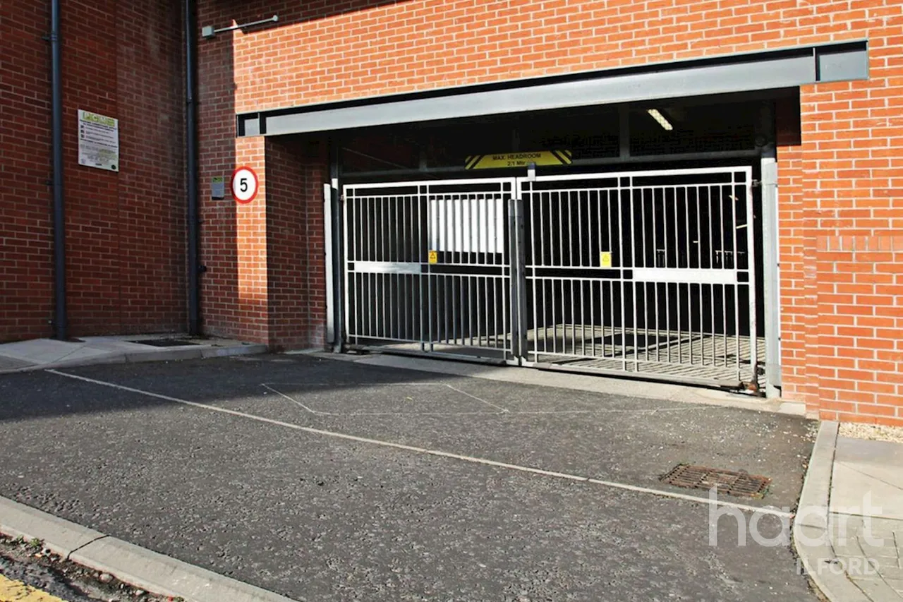 Perth Road, Ilford, IG2, photo 16