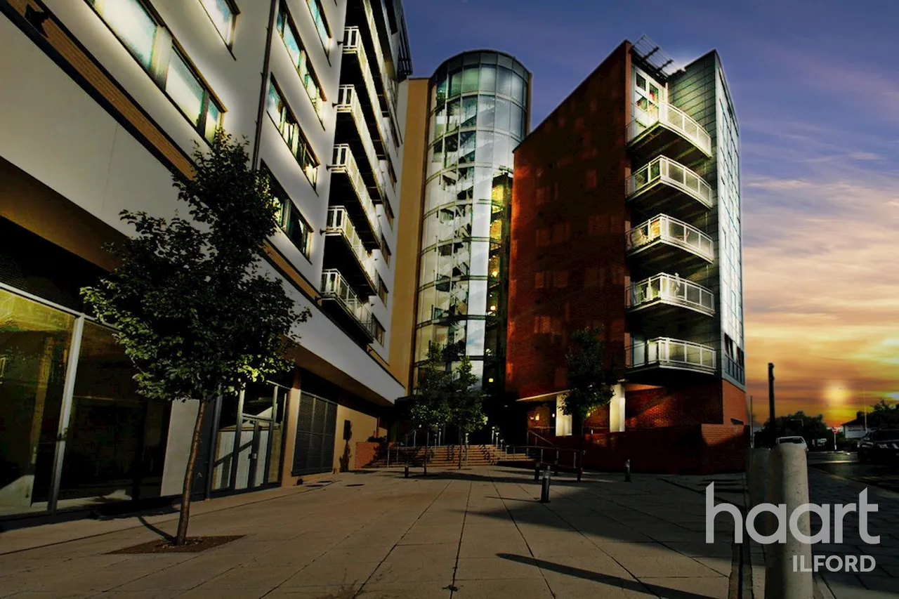 Perth Road, Ilford, IG2, photo 17