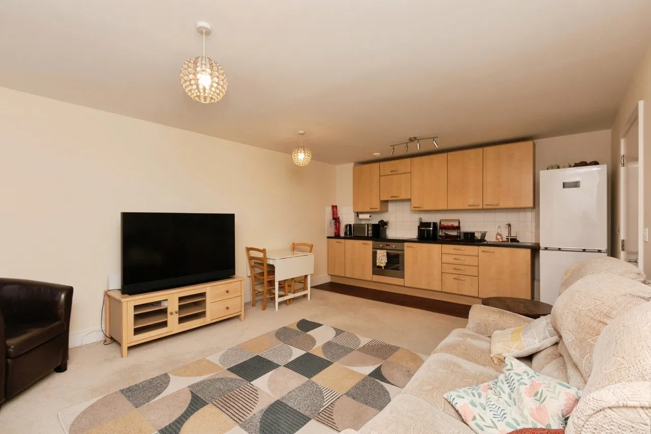 Alencon Link, Basingstoke, RG21, photo 2