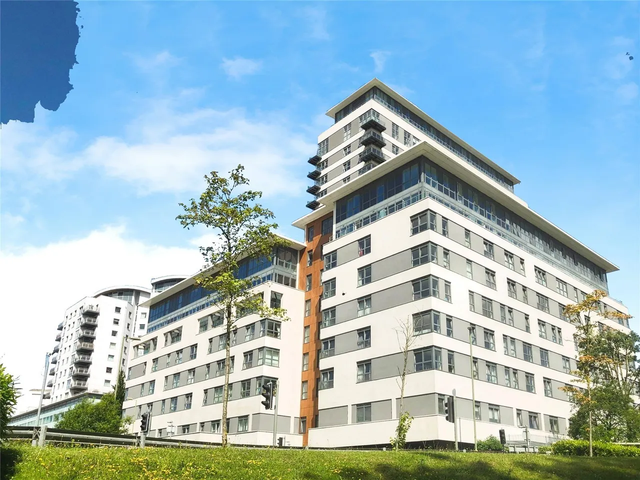 2 bed flat for sale, Alencon Link, Basingstoke, RG21