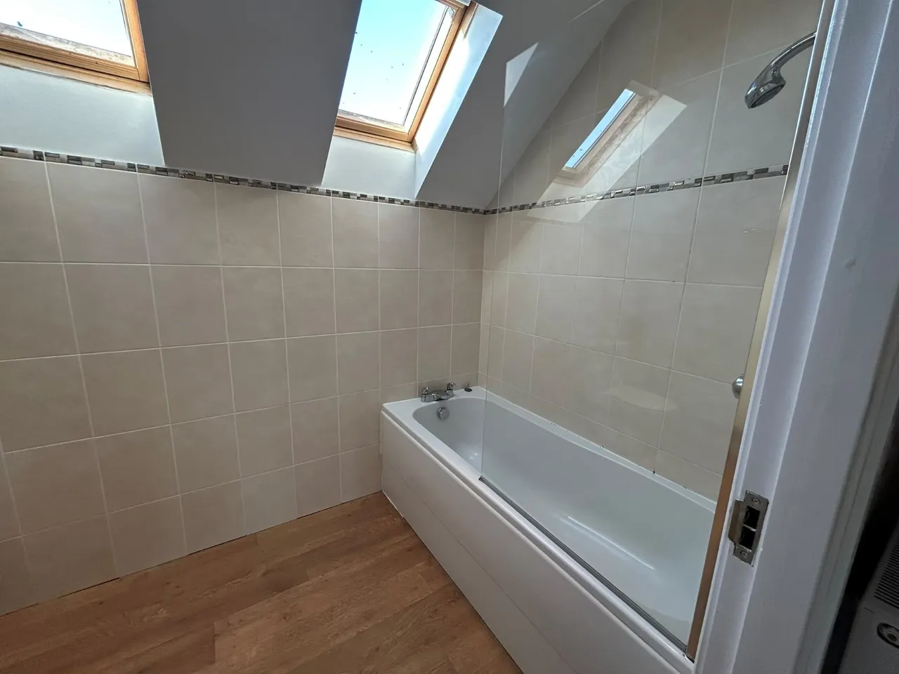 Pools Brook Park, Kingswood, HU7, photo 8